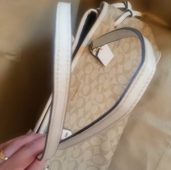 COACH Purse - Picture 6 of 7